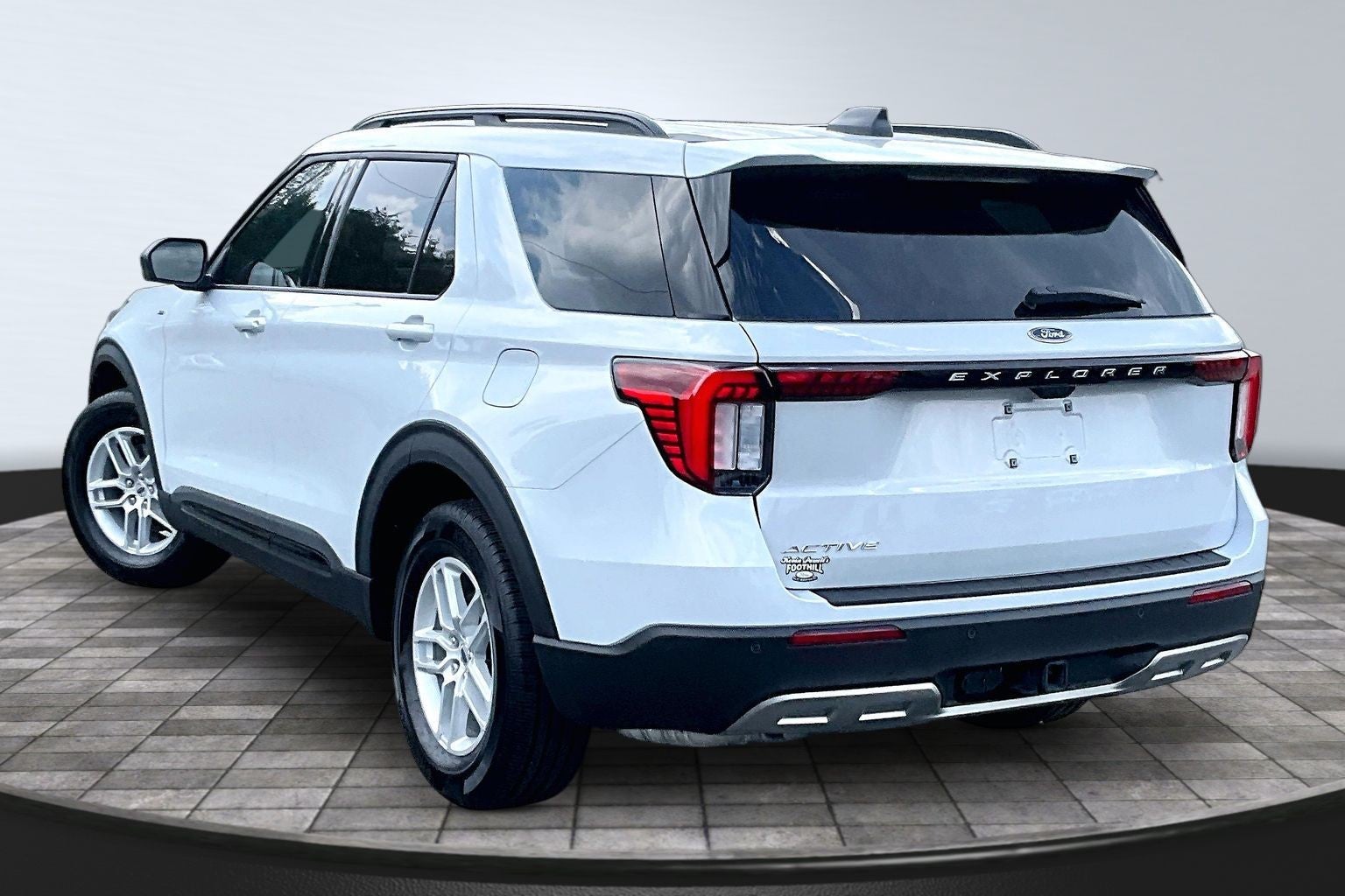 2026 Ford Explorer Active w/200A Pkg
