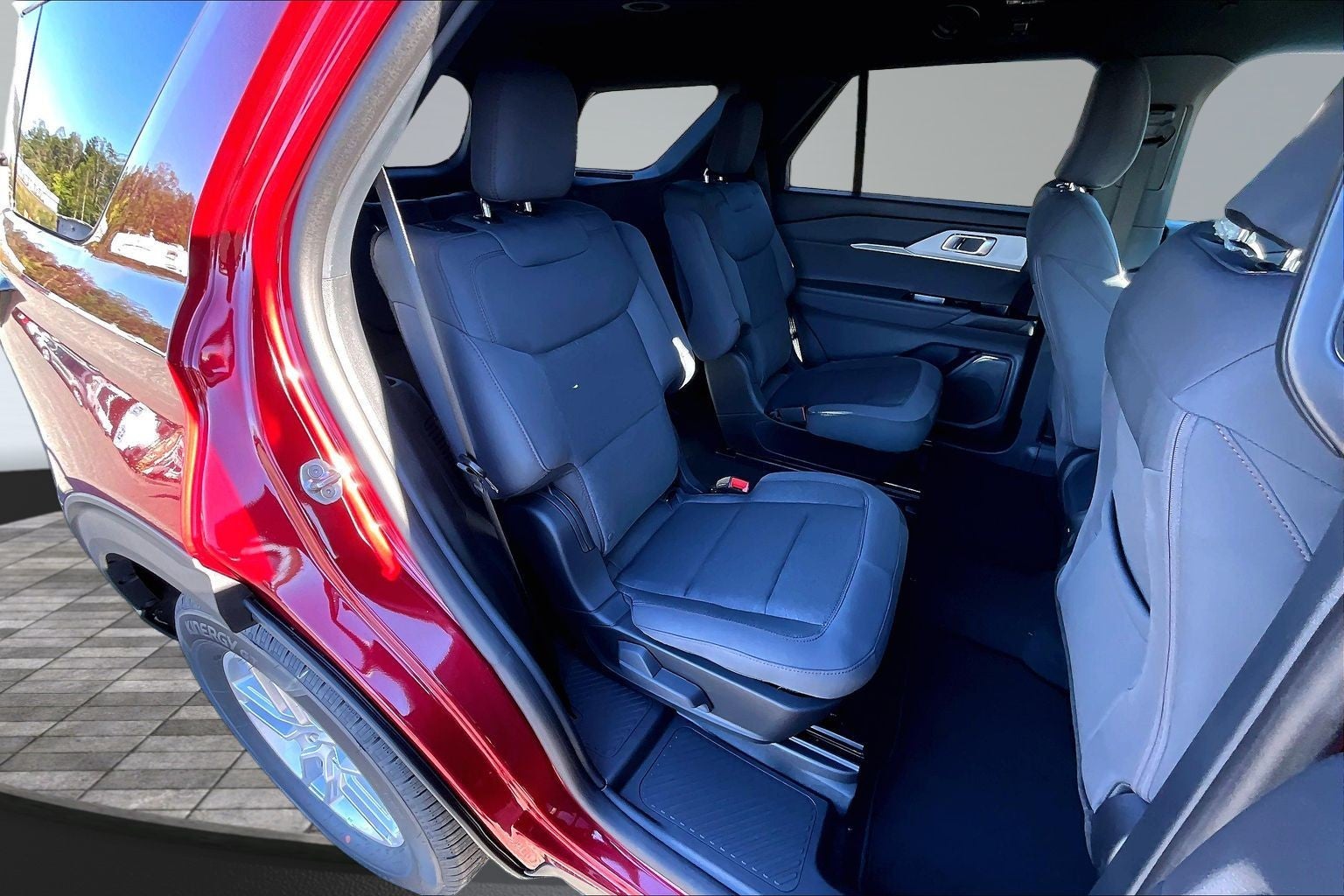 2027 Ford Explorer Active w/200A Pkg
