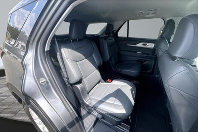 2026 Ford Explorer Active w/200A Pkg