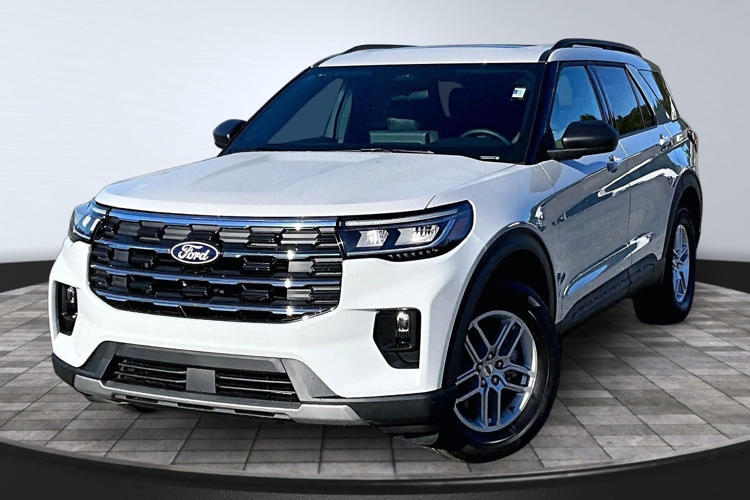 2027 Ford Explorer Active w/200A Pkg