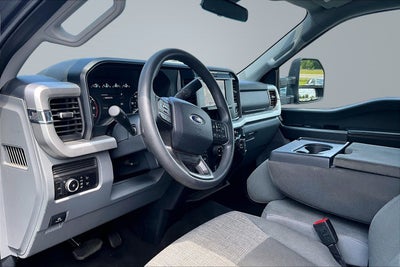 2025 Ford Super Duty F-250 SRW Base