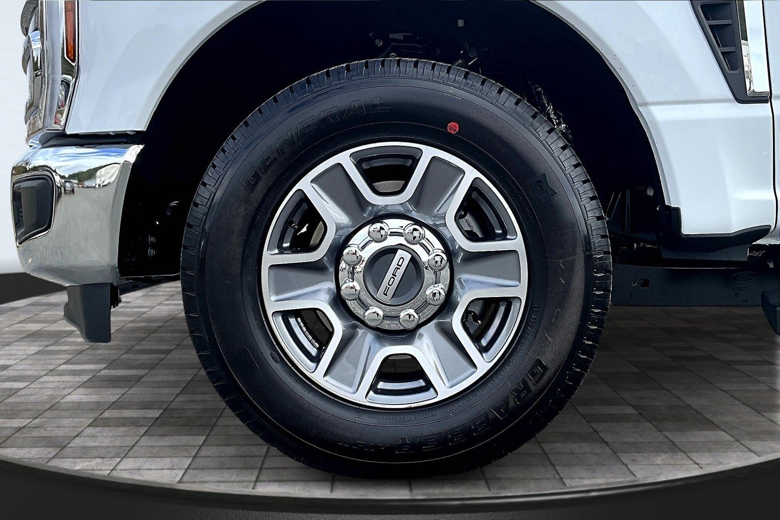 2026 Ford Super Duty F-350 SRW LARIAT