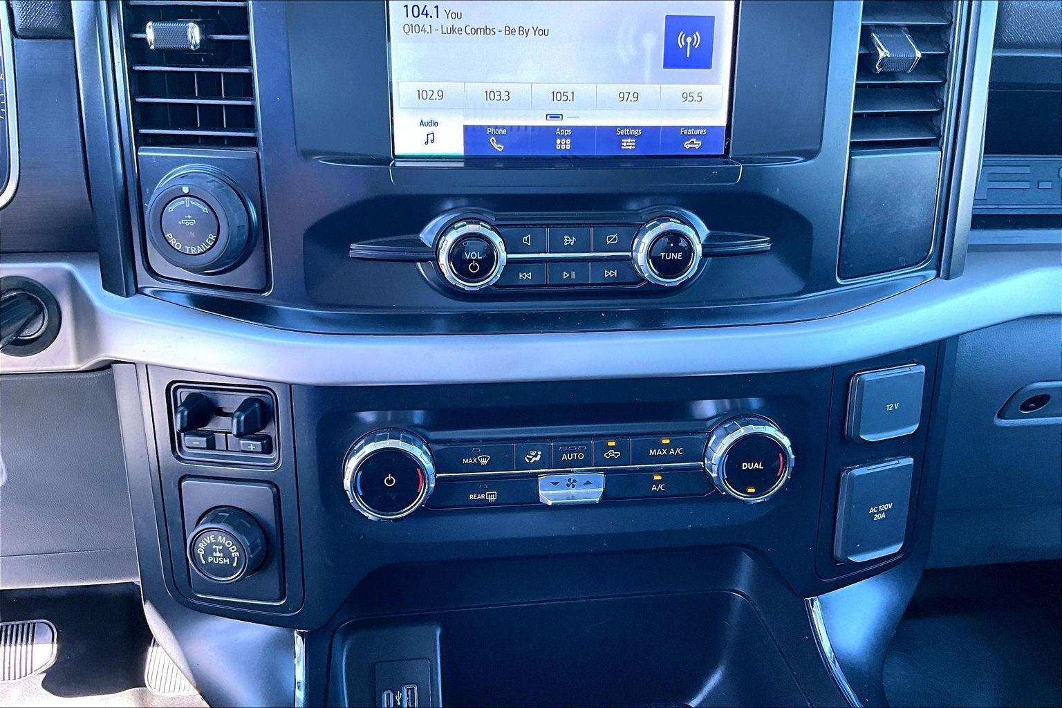 2022 Ford F-150 Base