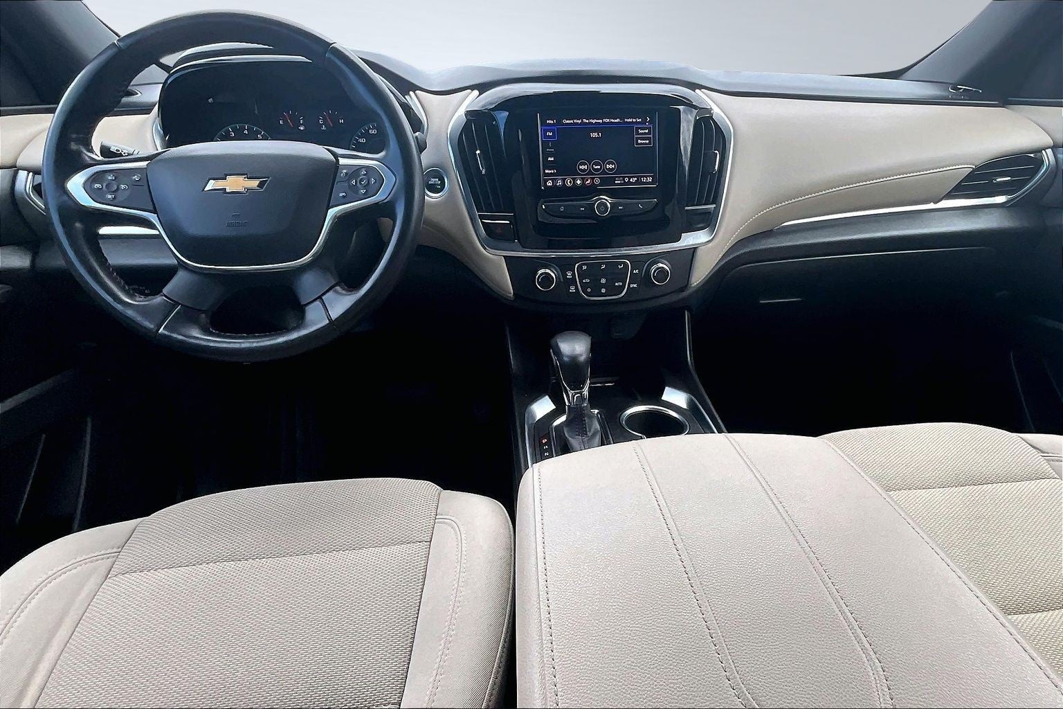2022 Chevrolet Traverse LT Cloth
