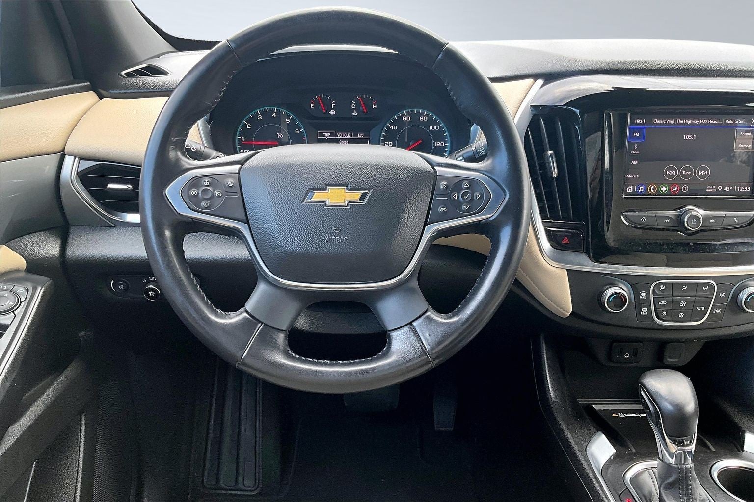 2022 Chevrolet Traverse LT Cloth