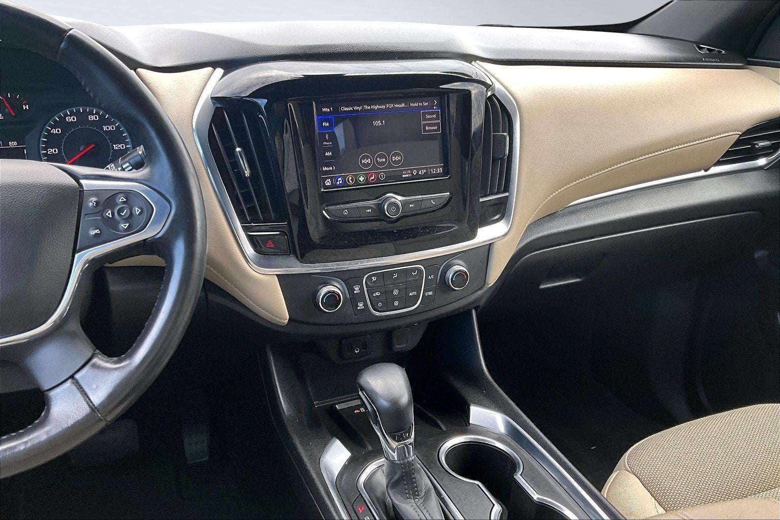 2022 Chevrolet Traverse LT Cloth