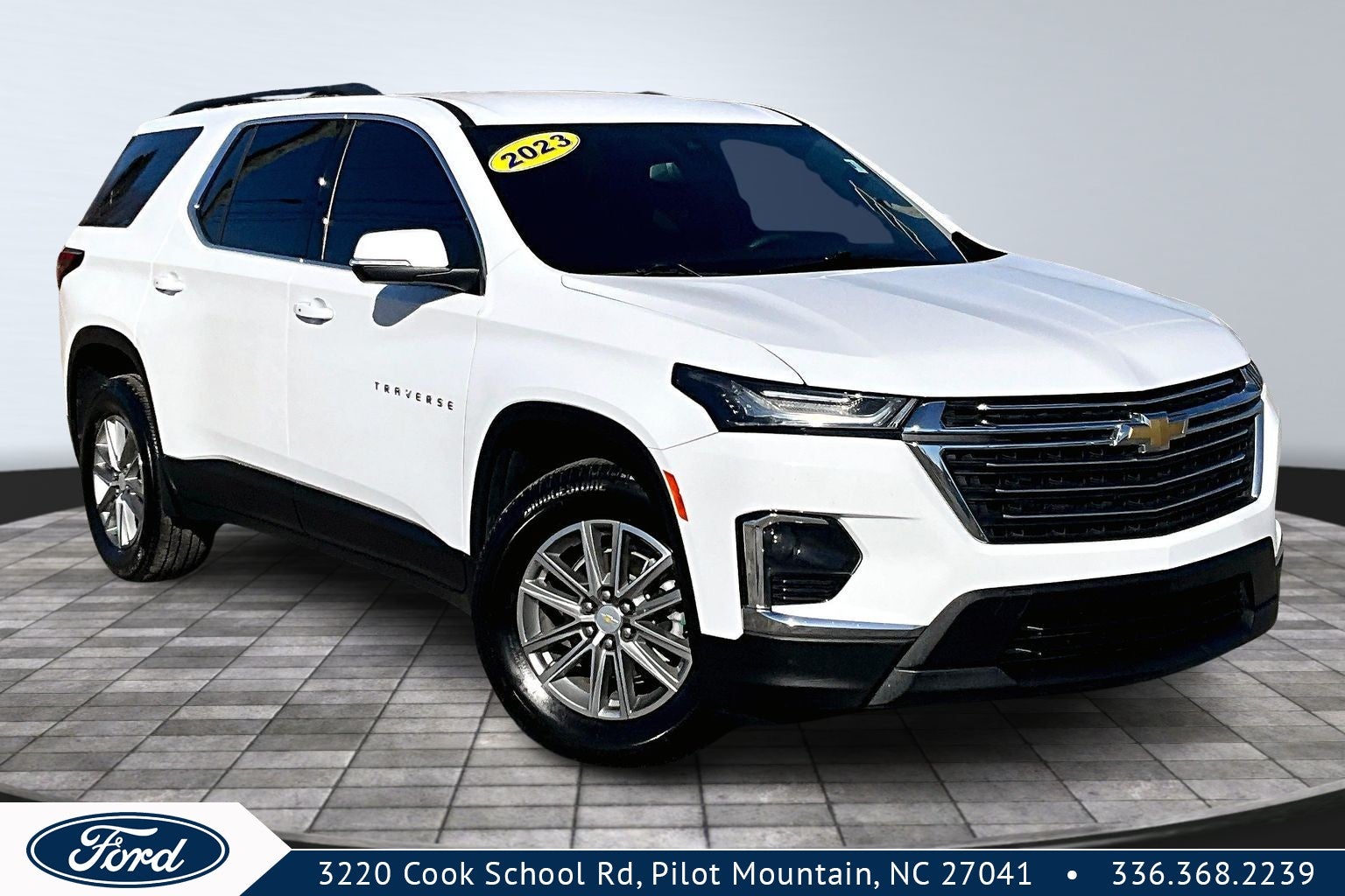 2023 Chevrolet Traverse LT Leather