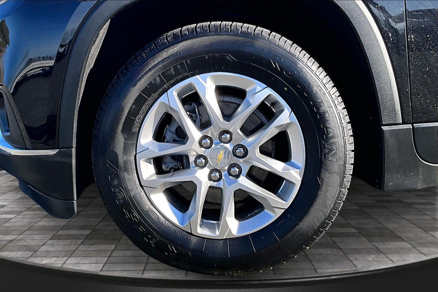 2021 Chevrolet Traverse LT Cloth