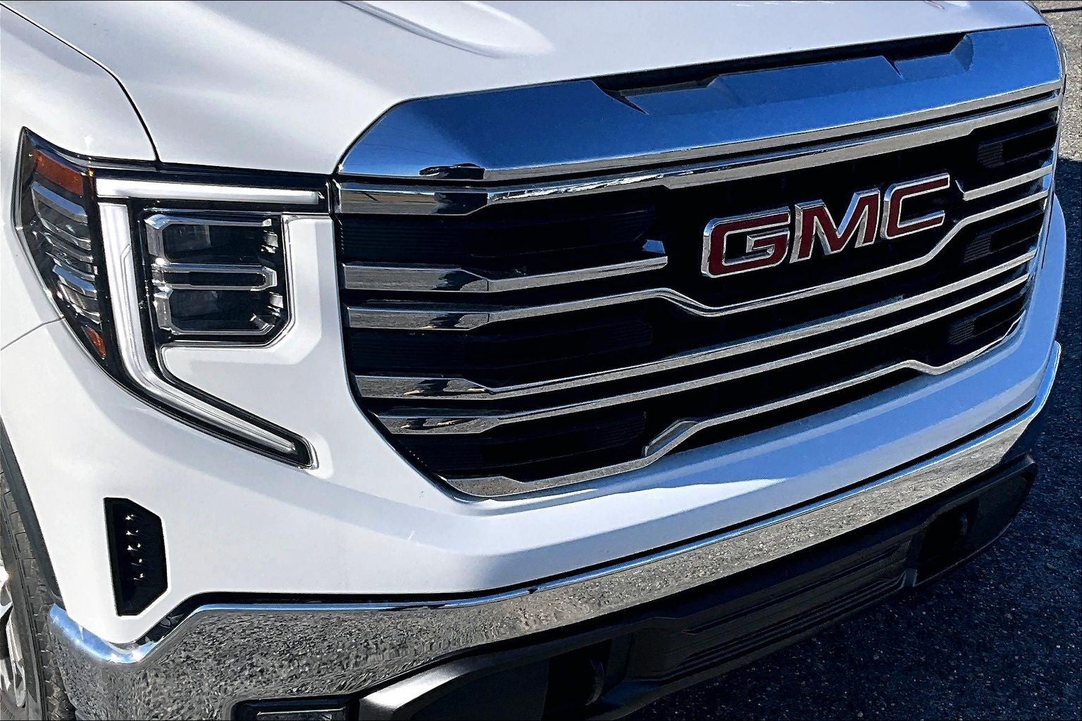 2024 GMC Sierra 1500 SLT