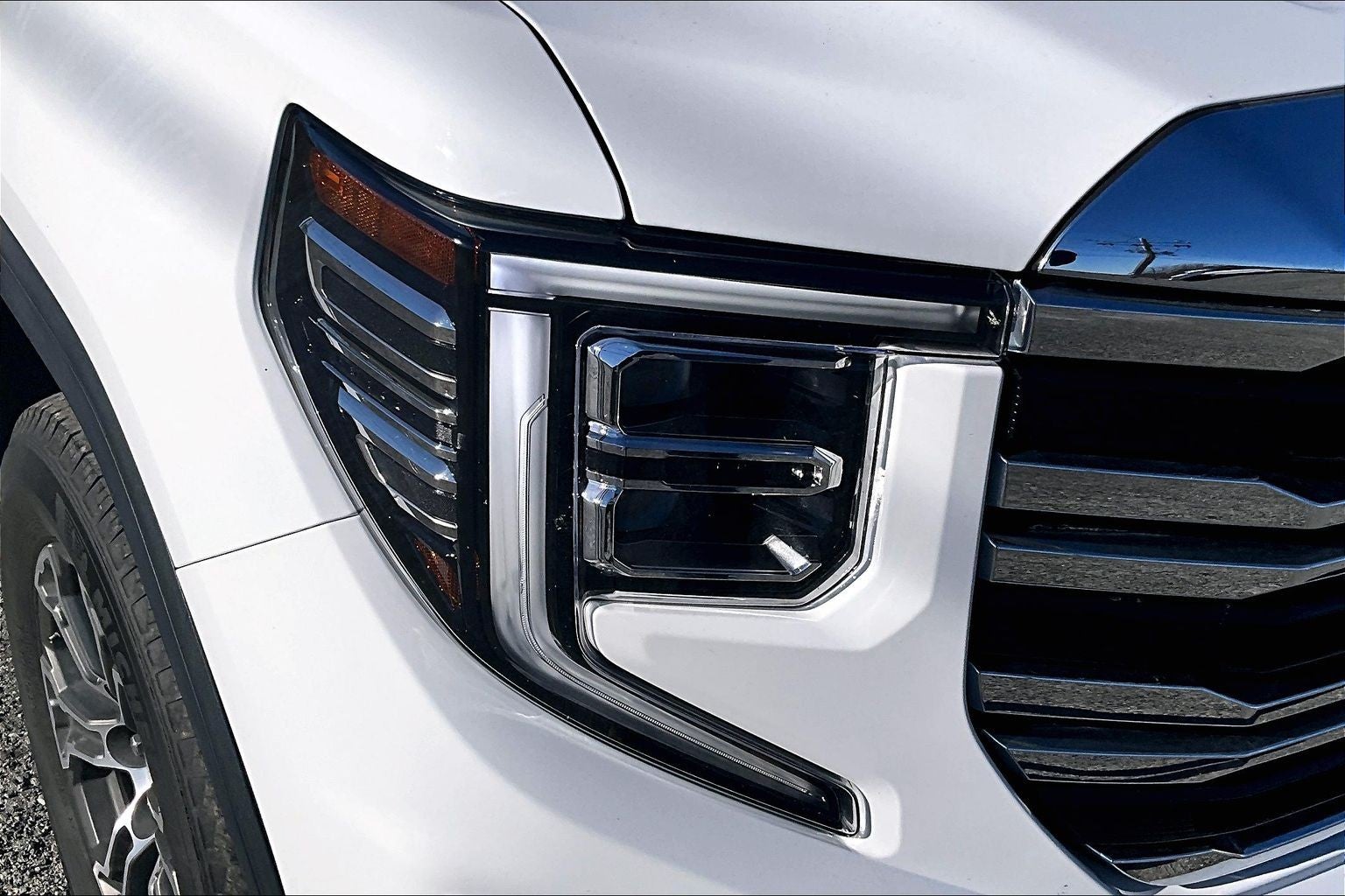 2024 GMC Sierra 1500 SLT