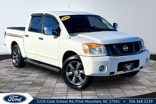 2012 Nissan Titan SV