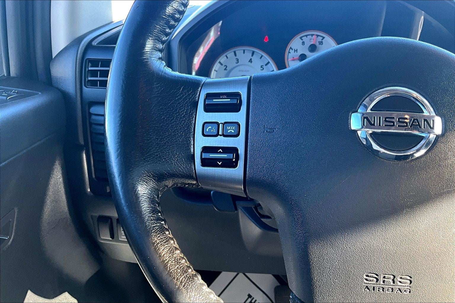 2012 Nissan Titan SV