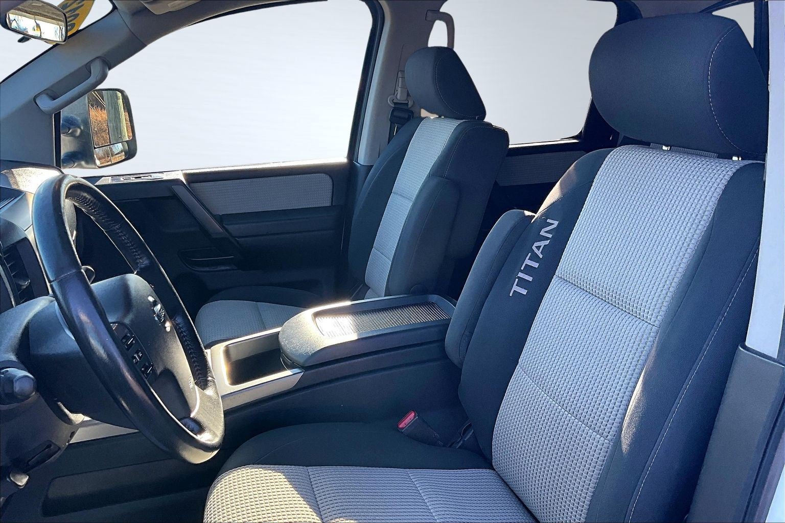 2012 Nissan Titan SV