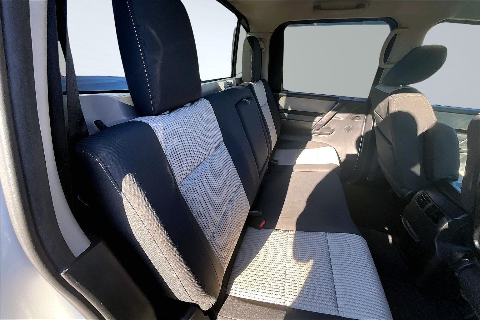 2012 Nissan Titan SV