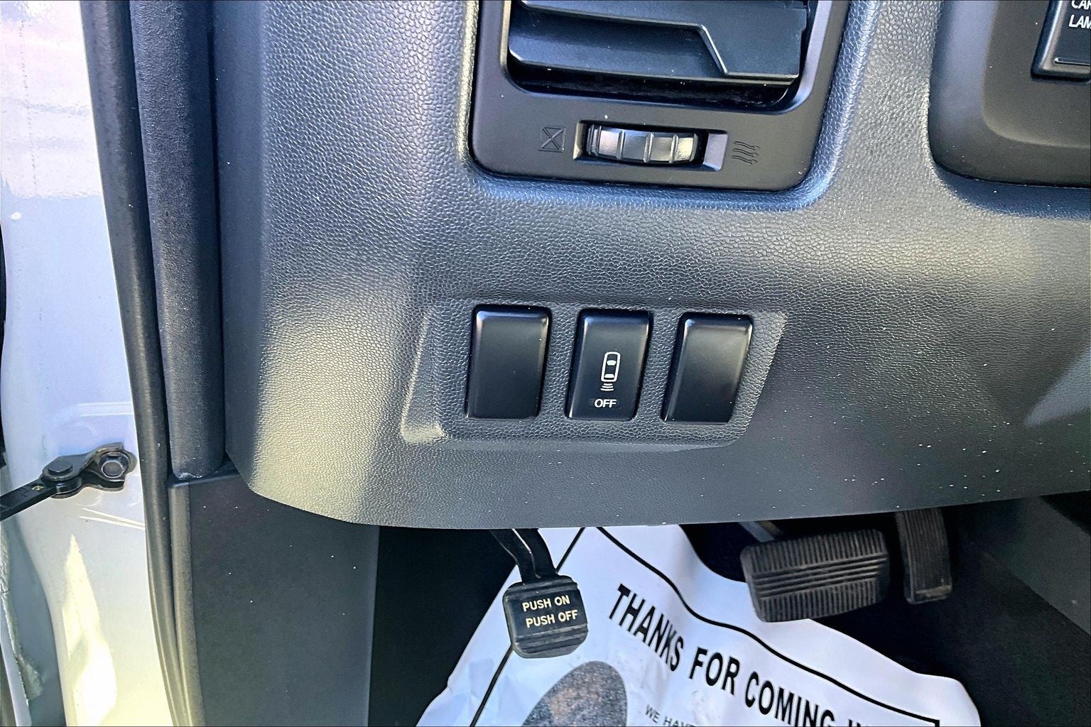 2012 Nissan Titan SV