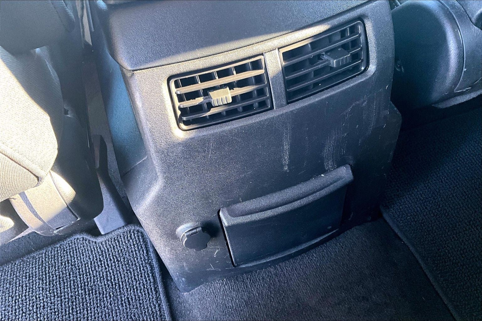 2012 Nissan Titan SV