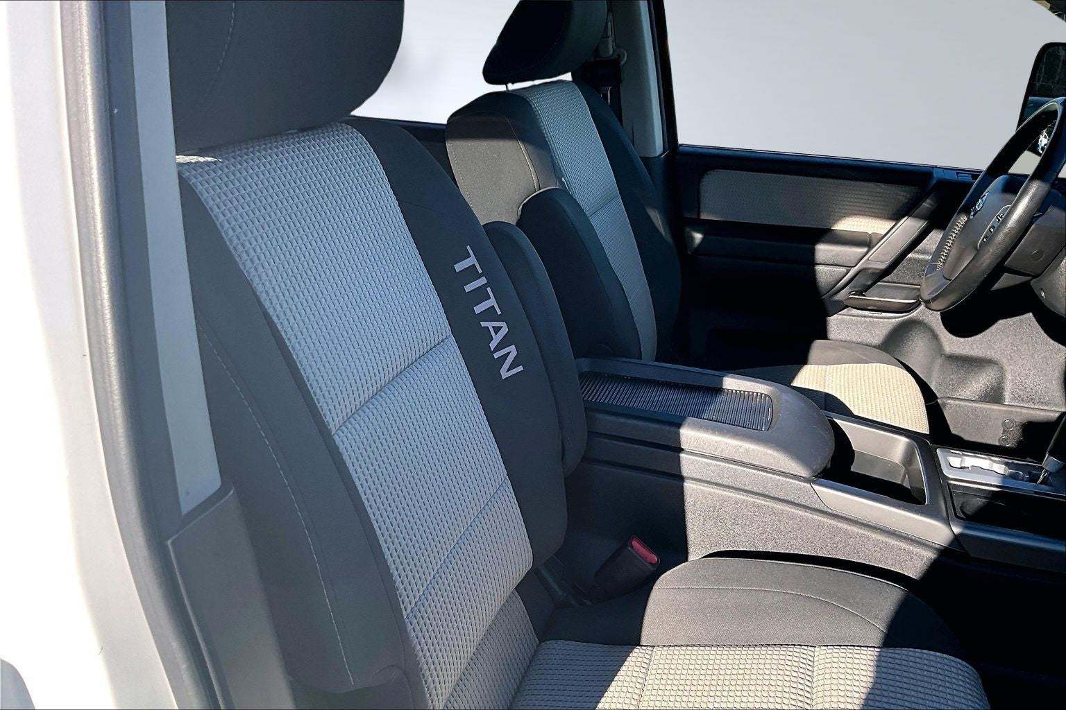 2012 Nissan Titan SV