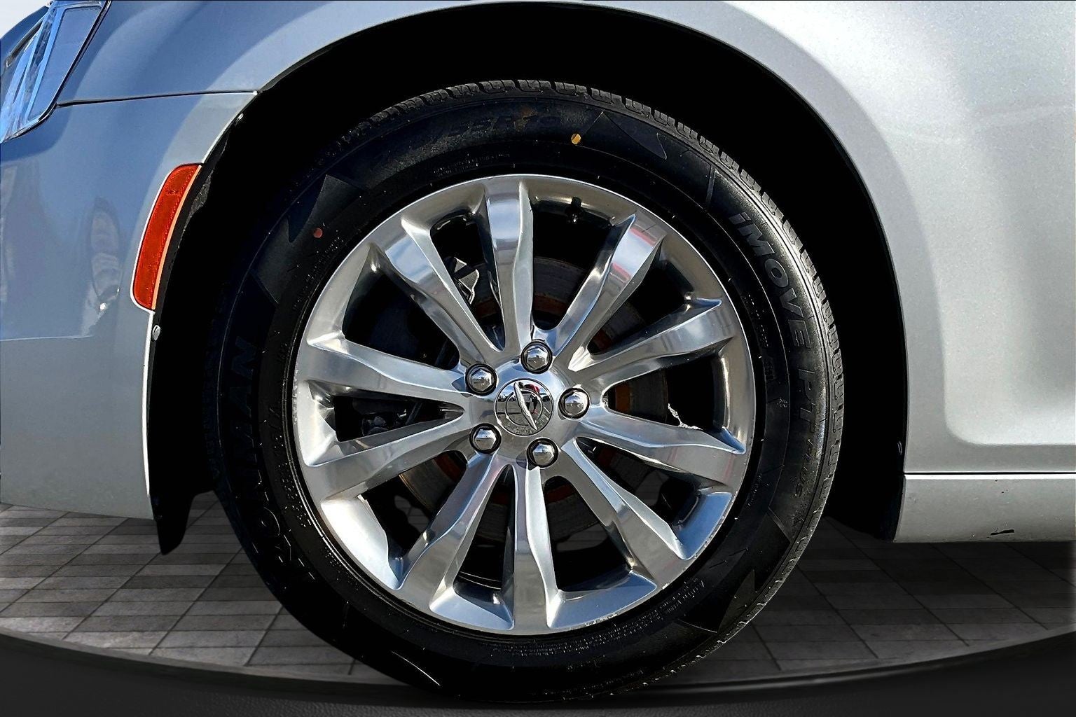 2019 Chrysler 300 Limited