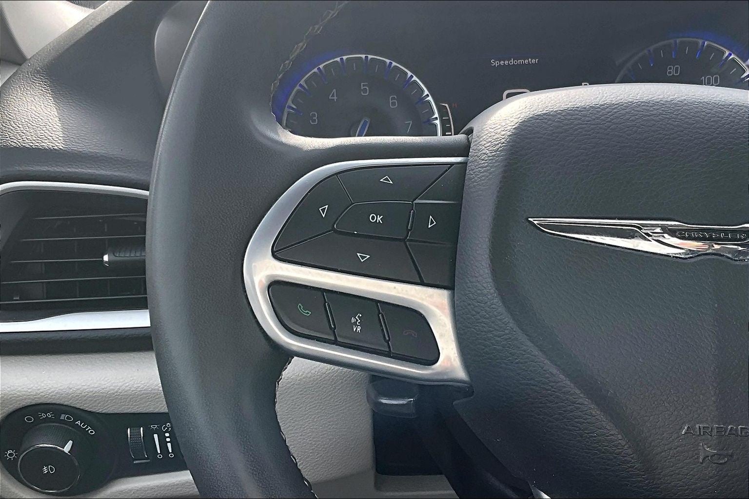 2023 Chrysler Pacifica Touring L