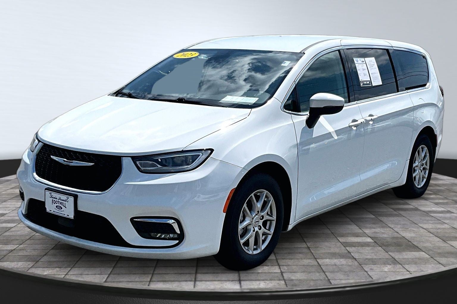 2023 Chrysler Pacifica Touring L