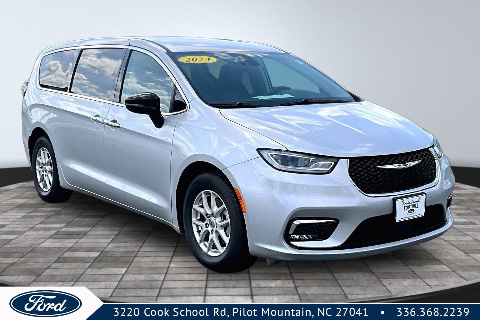 2024 Chrysler Pacifica Touring L
