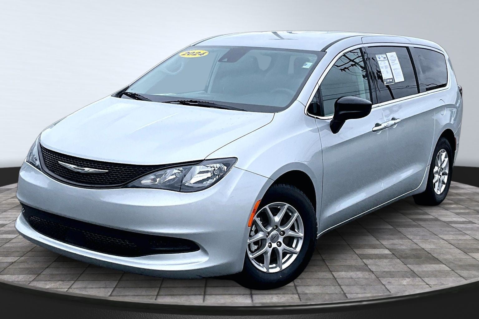2024 Chrysler Voyager LX