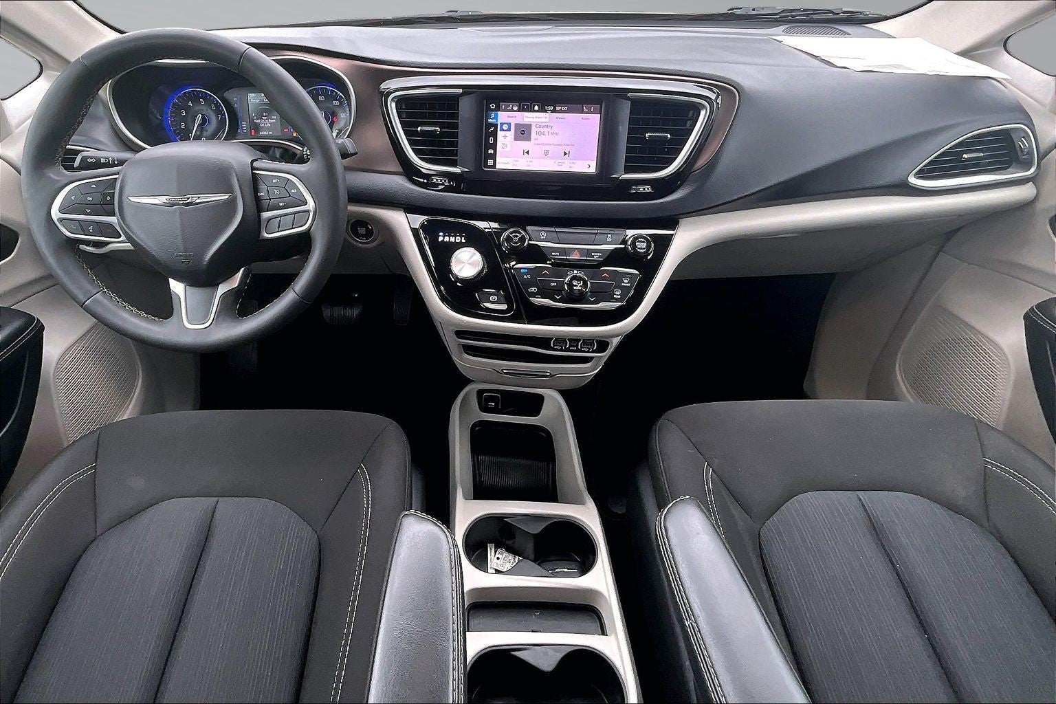 2024 Chrysler Voyager LX