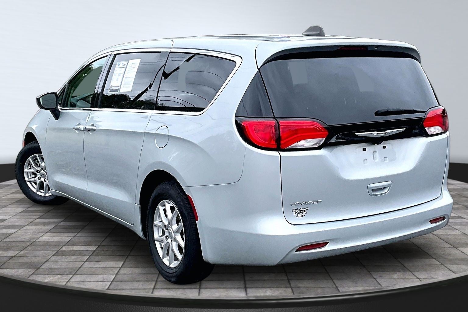 2024 Chrysler Voyager LX
