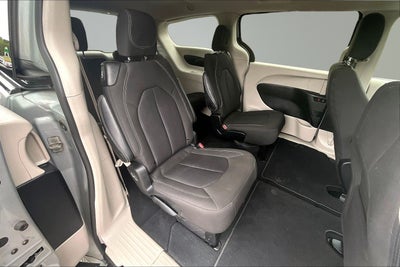 2024 Chrysler Voyager LX