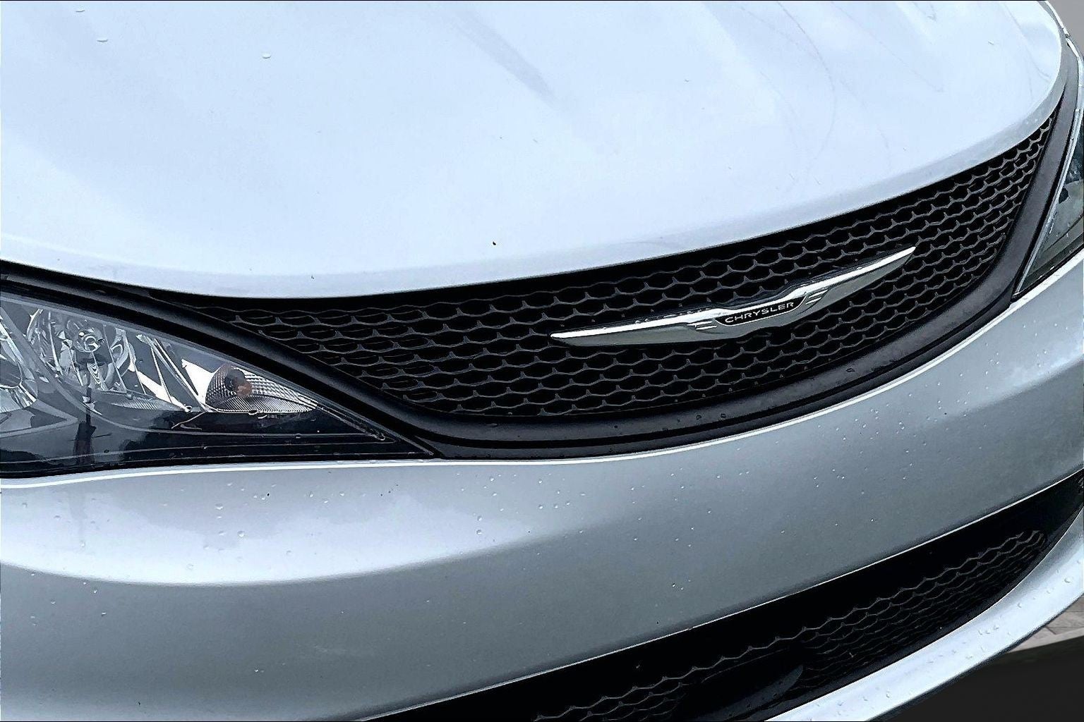 2024 Chrysler Voyager LX