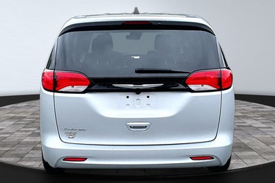 2024 Chrysler Voyager LX