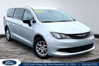 2024 Chrysler Voyager LX