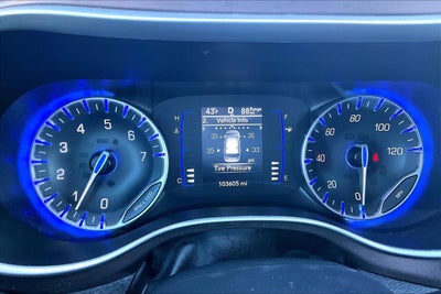 2022 Chrysler Voyager LX