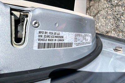 2022 Chrysler Voyager LX