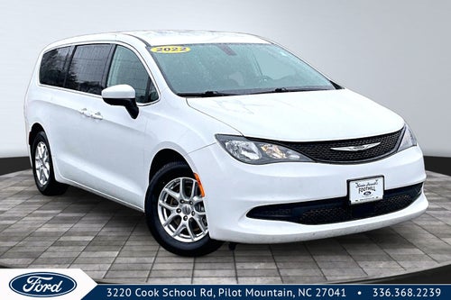 2022 Chrysler Voyager LX