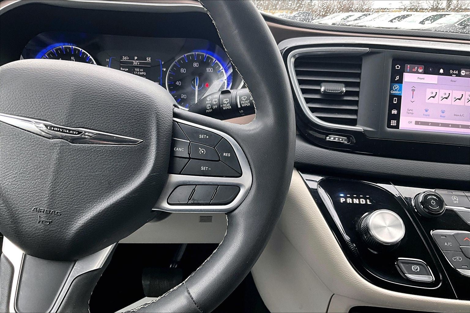 2022 Chrysler Voyager LX