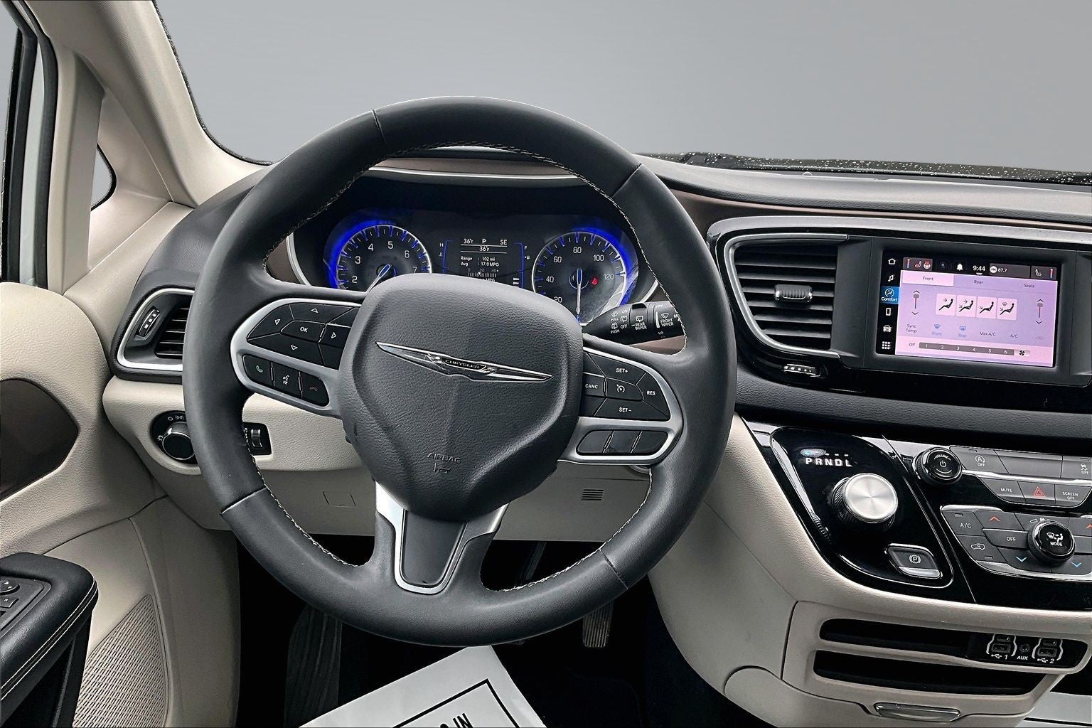 2022 Chrysler Voyager LX