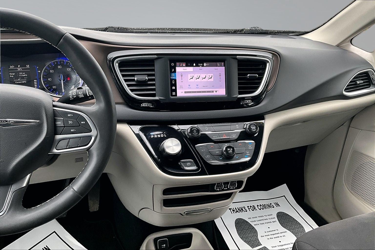 2022 Chrysler Voyager LX