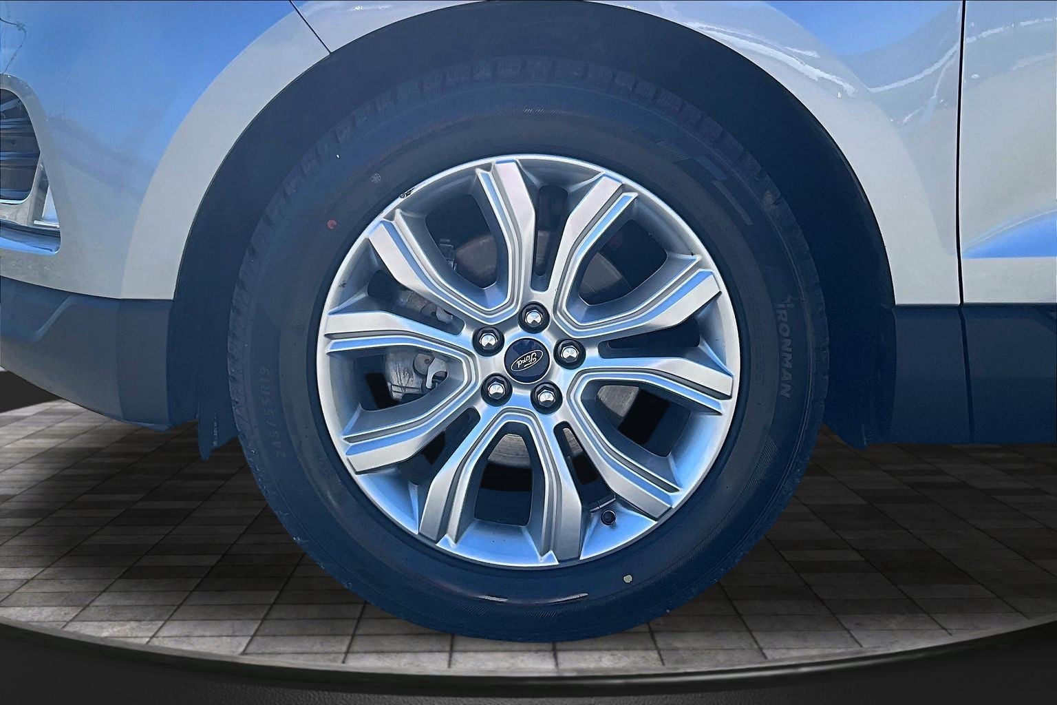 2020 Ford Edge Titanium
