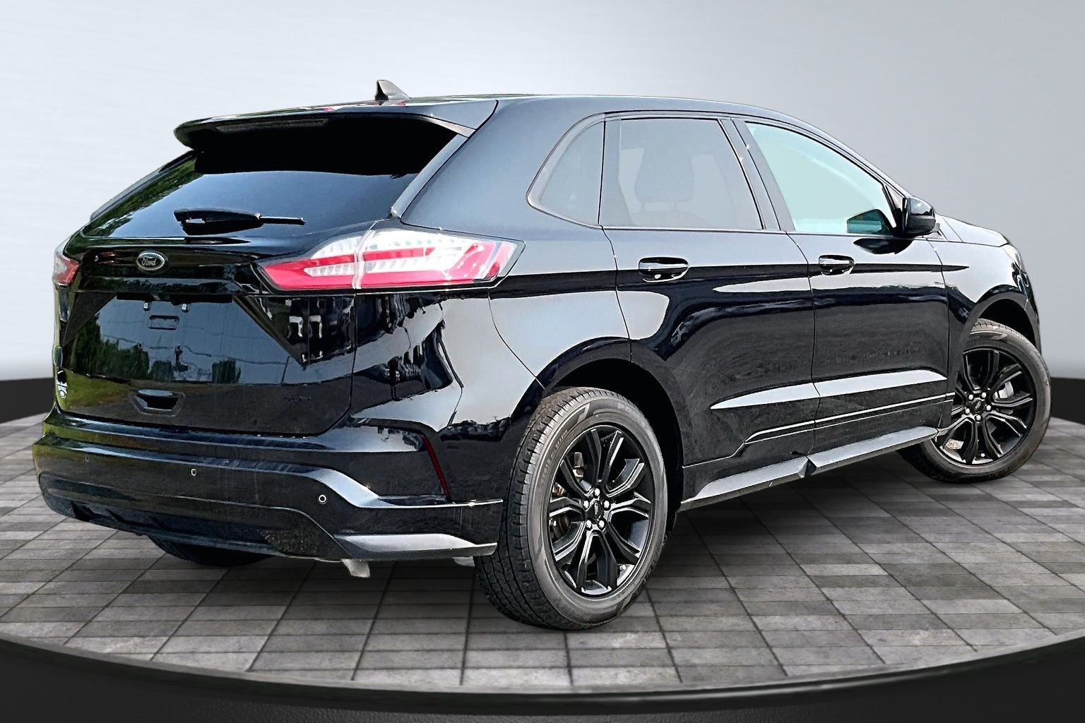 2022 Ford Edge SE