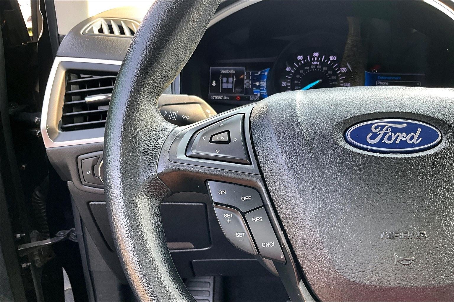 2022 Ford Edge SE