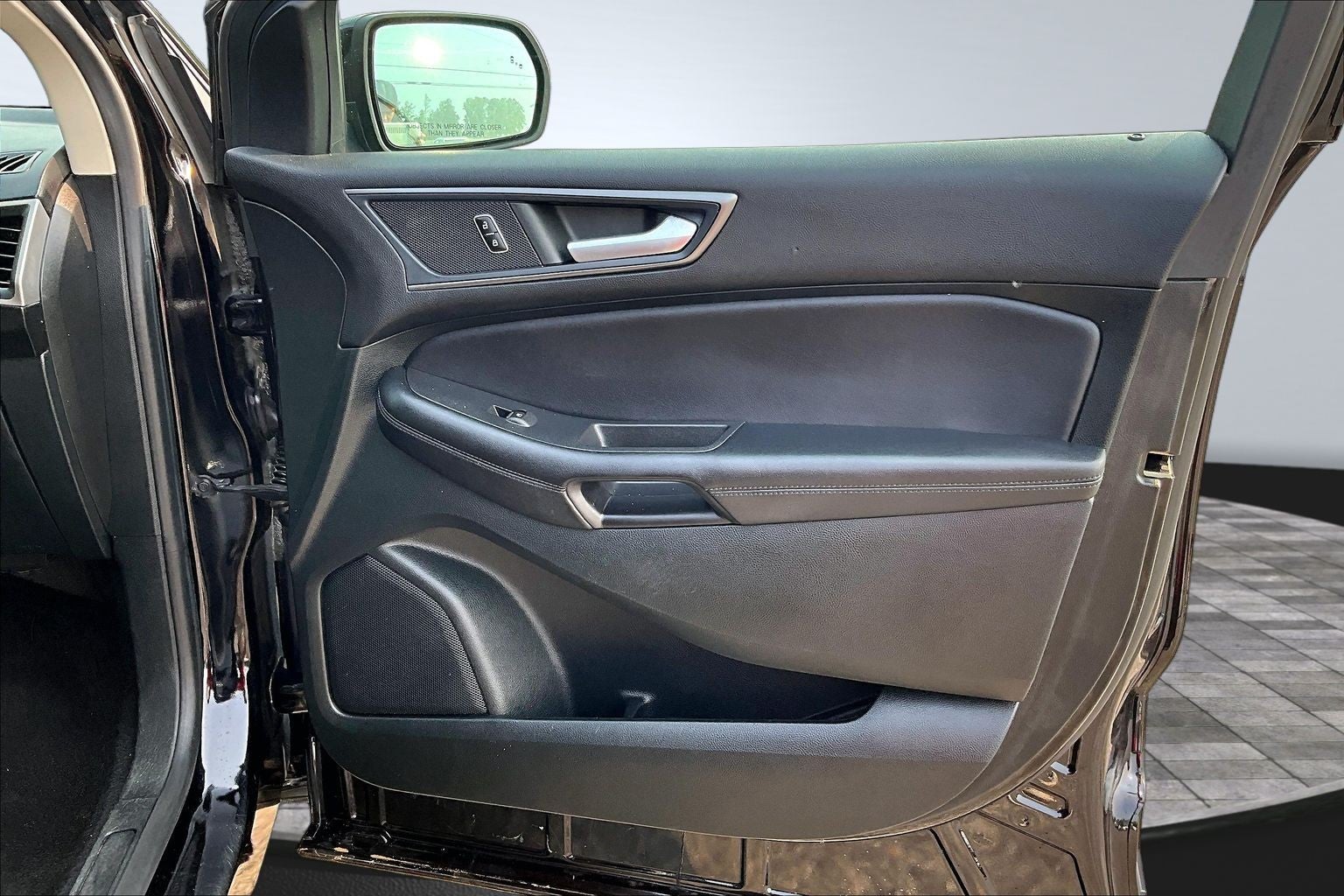 2022 Ford Edge SE