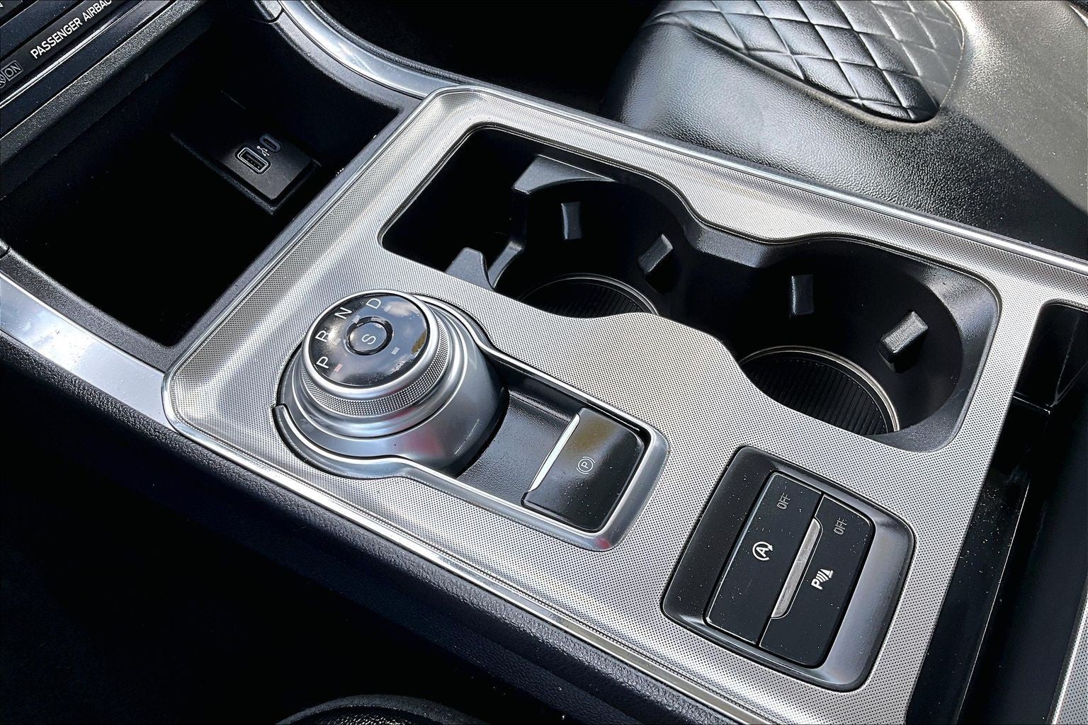 2023 Ford Edge Titanium