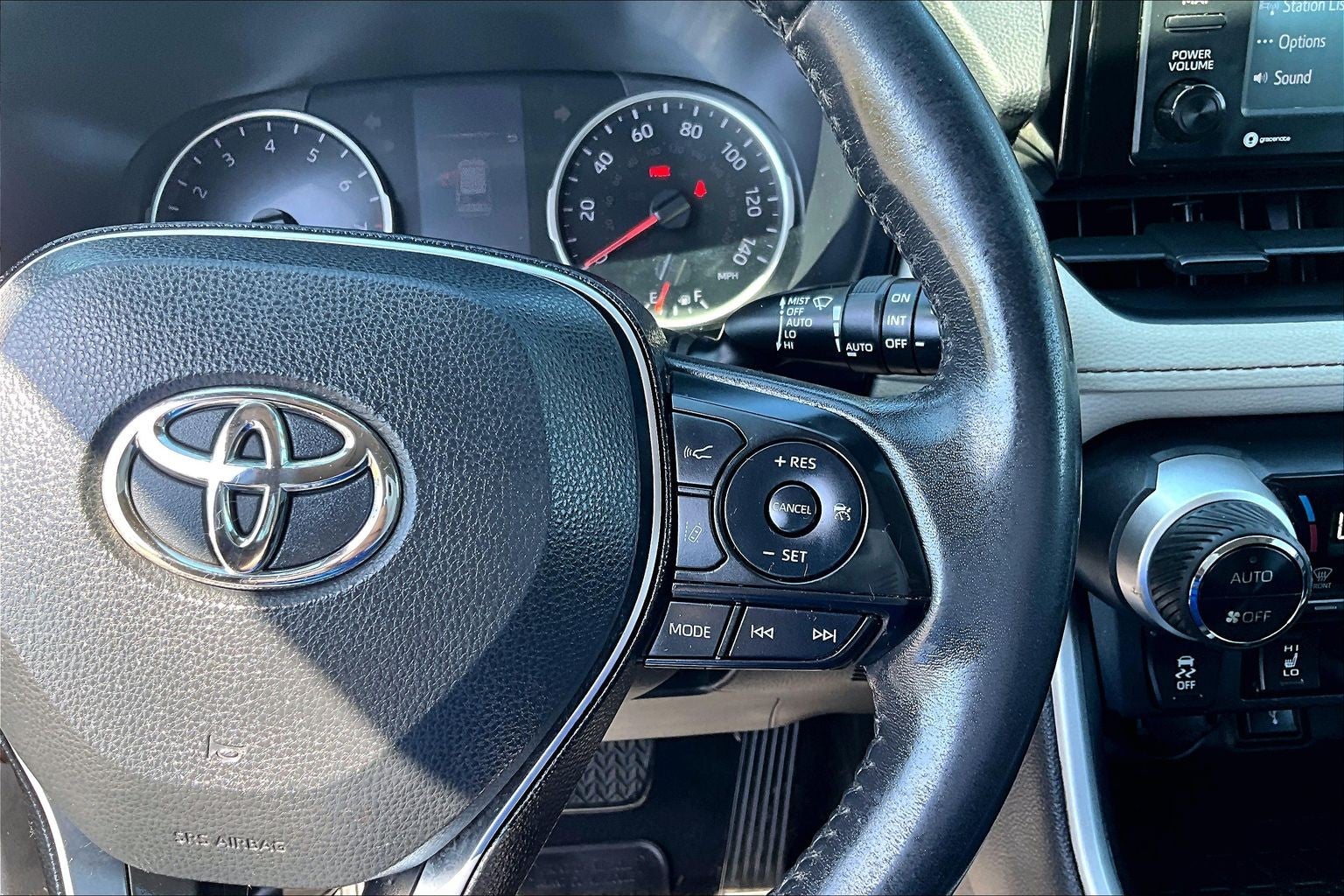 2020 Toyota RAV4 XLE