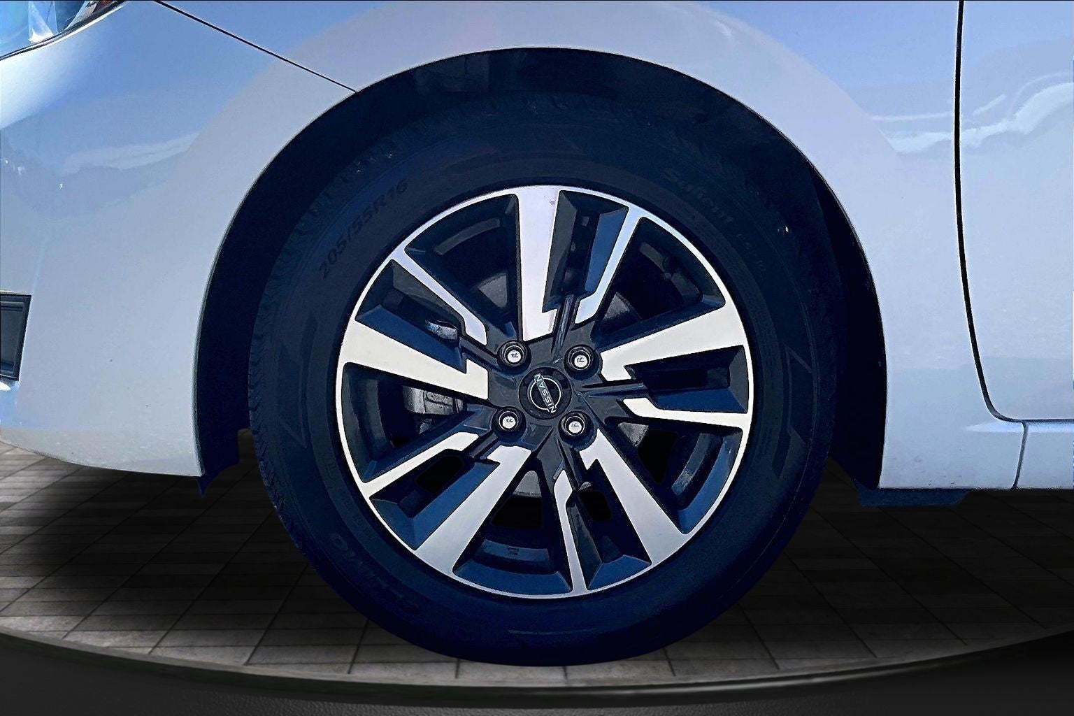 2024 Nissan Versa SV