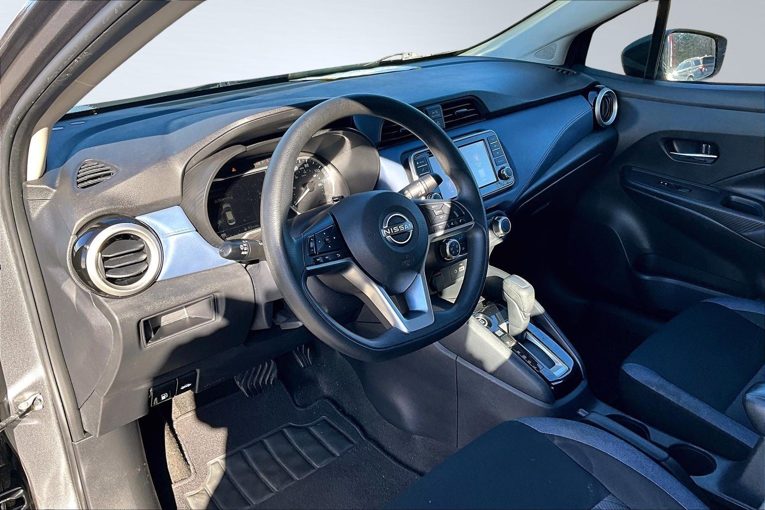 2023 Nissan Versa SV