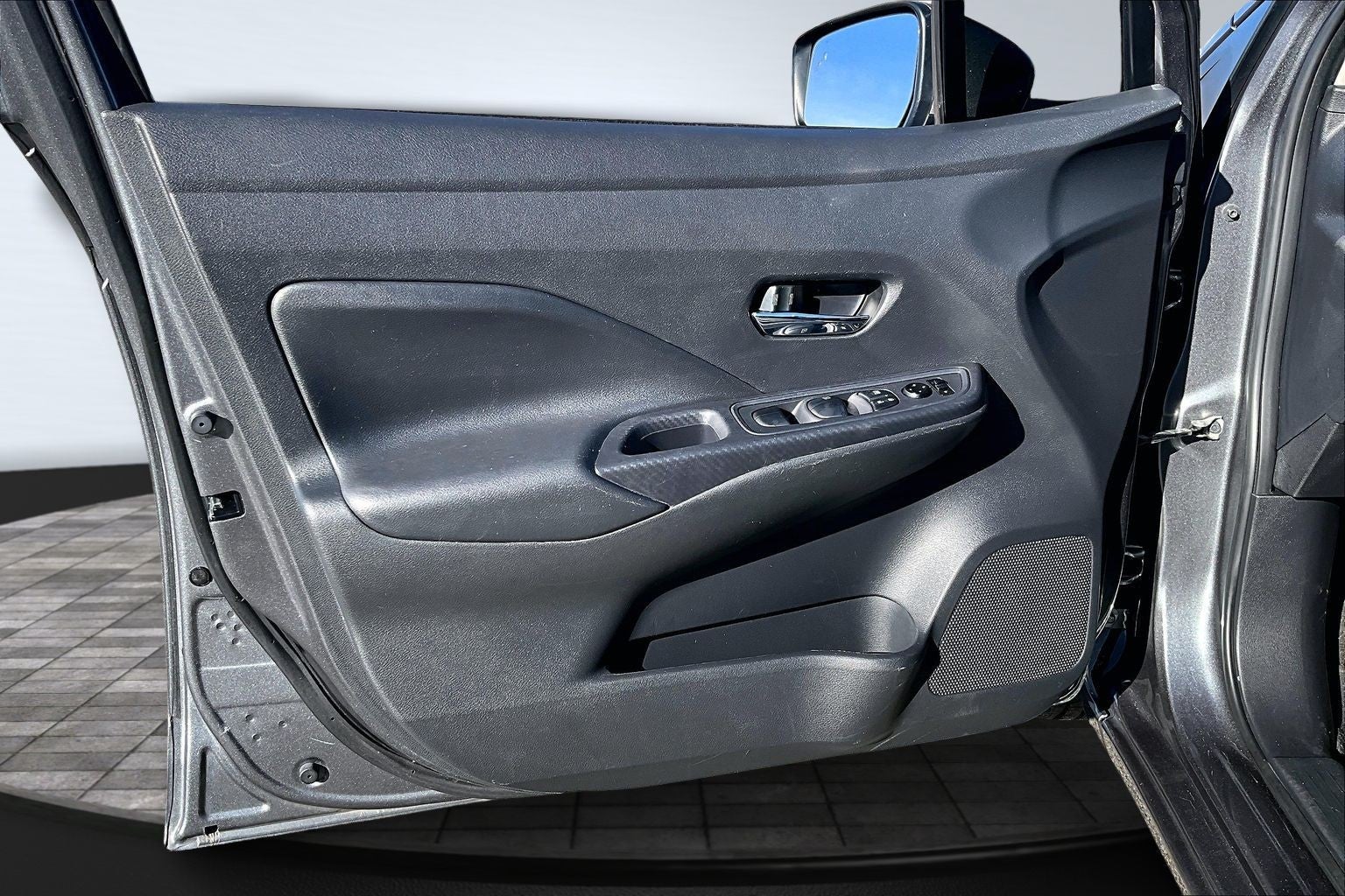 2023 Nissan Versa SV