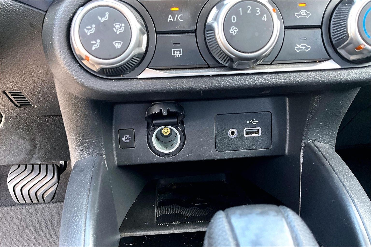 2024 Nissan Versa SV