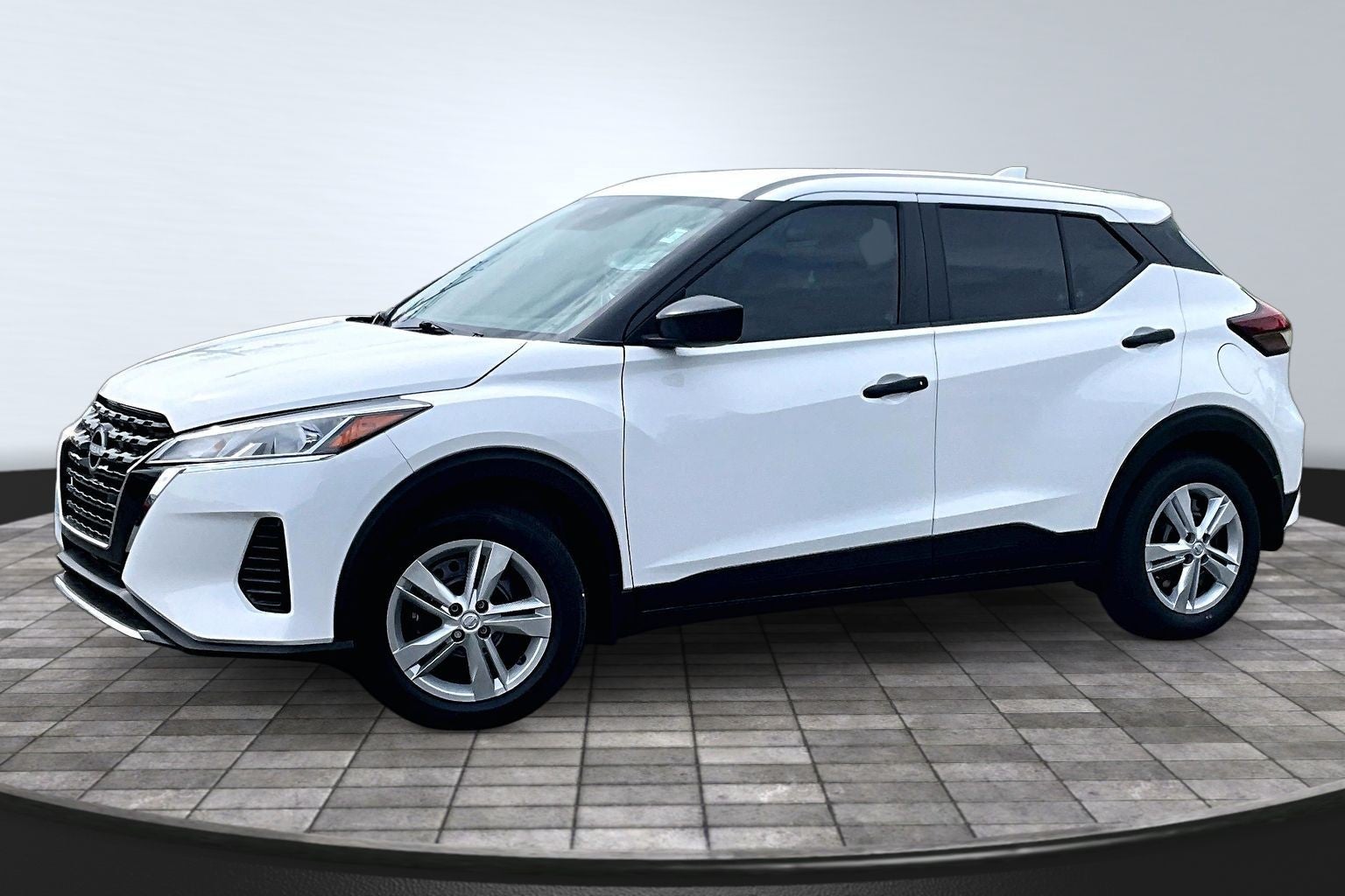 2023 Nissan Kicks S