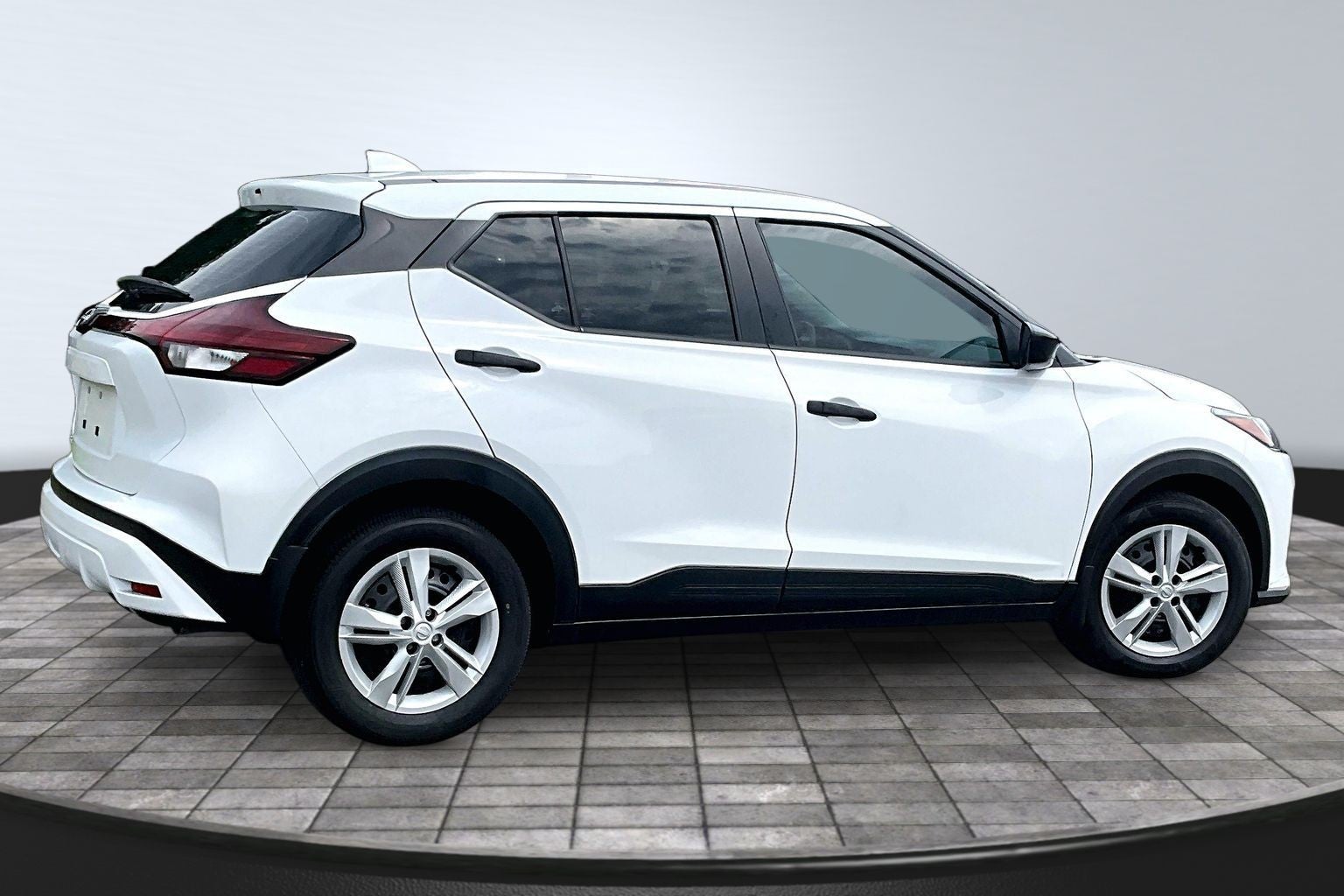 2023 Nissan Kicks S